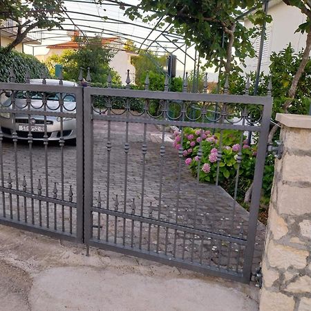 Apartment Miletic Trogir Buitenkant foto