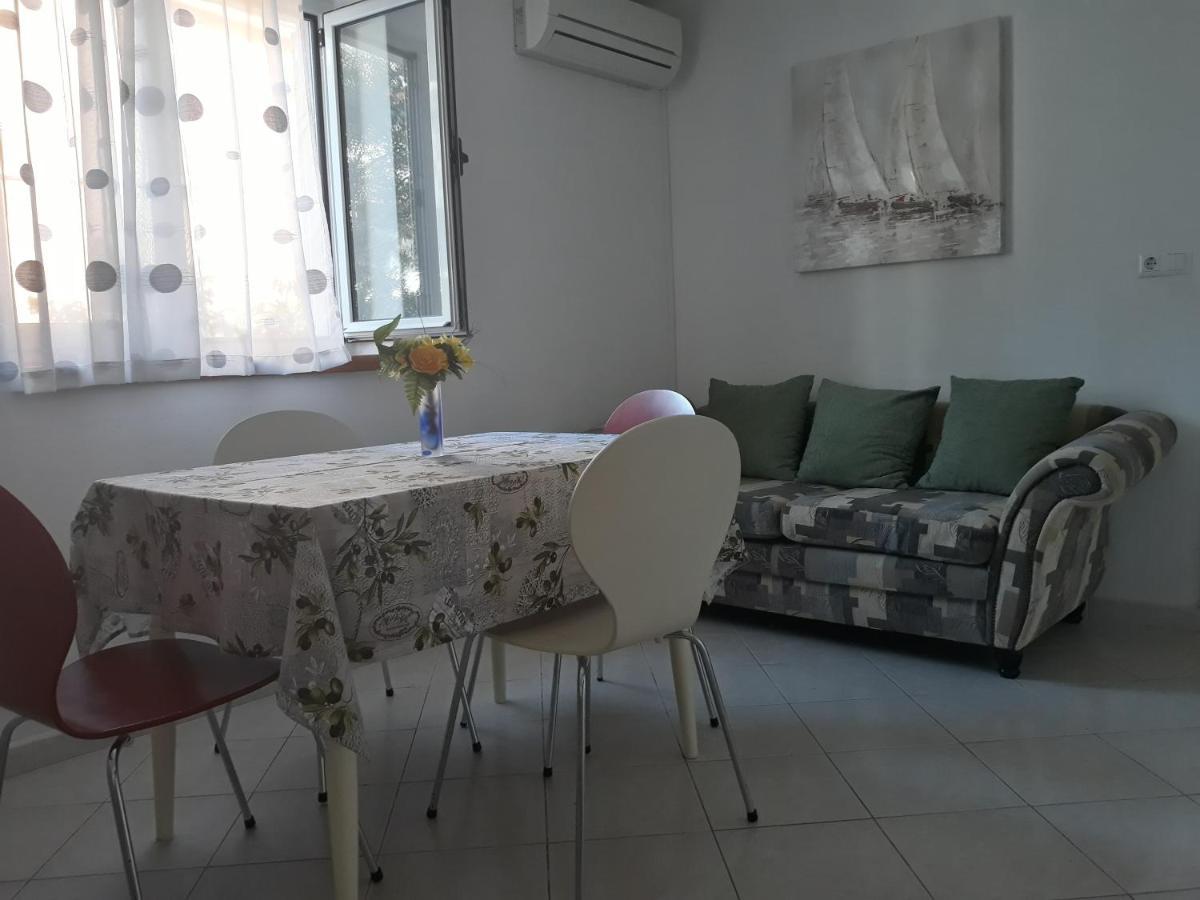 Apartment Miletic Trogir Buitenkant foto