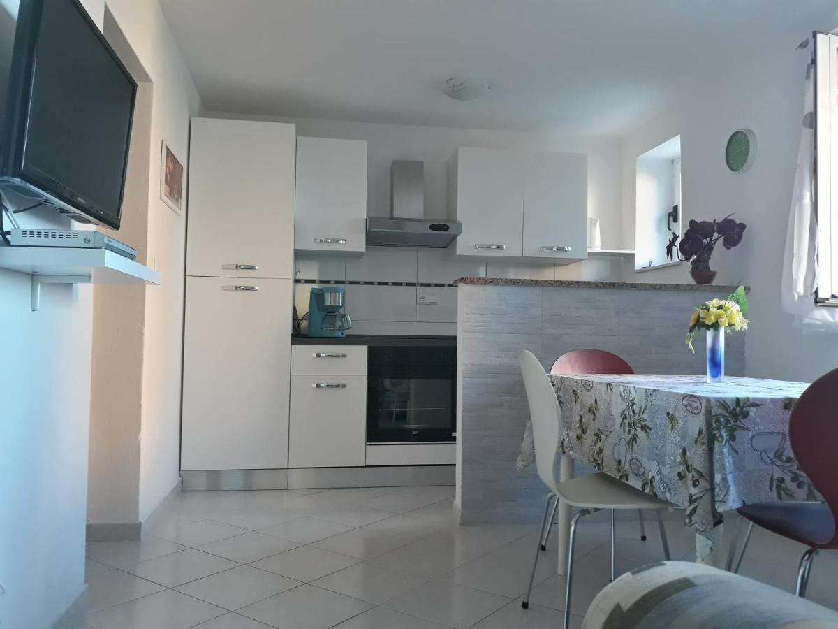 Apartment Miletic Trogir Buitenkant foto