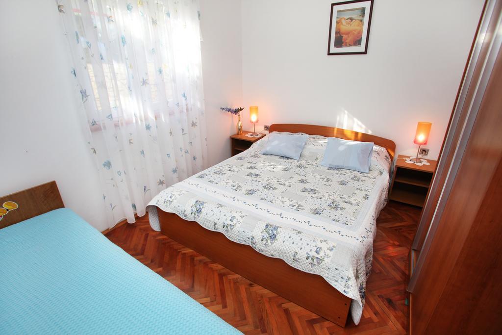 Apartment Miletic Trogir Buitenkant foto