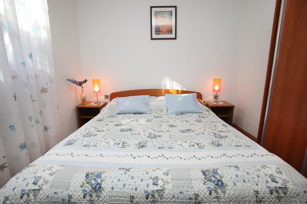 Apartment Miletic Trogir Buitenkant foto